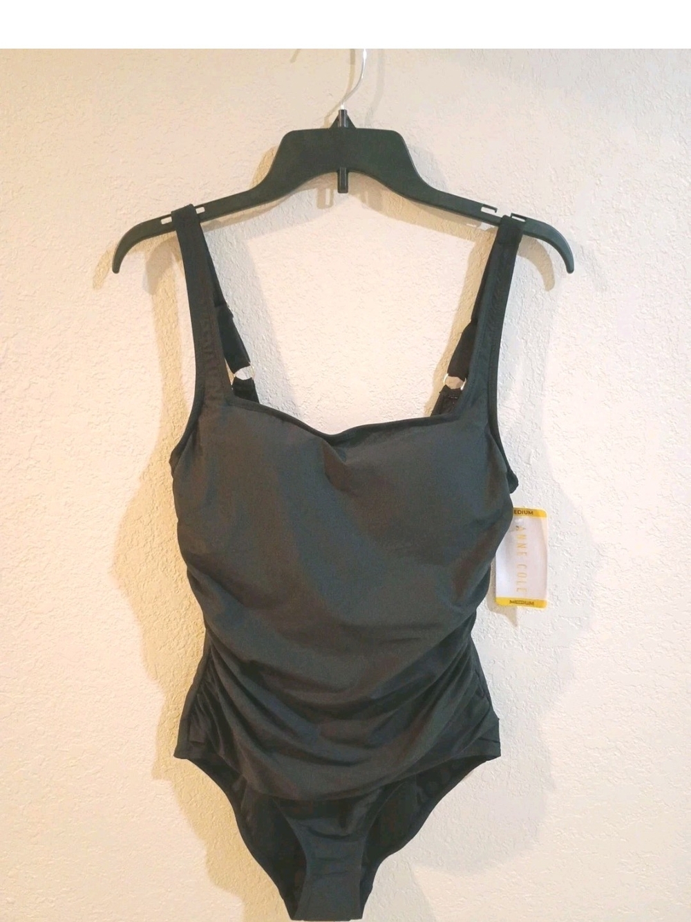 Anne Cole Black One-Piece Swimsuit Size Medium